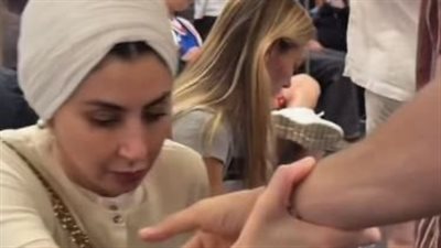 مقطع فيديو لامرأة عربية يثير جدلًا حول تجربة أولى في مترو نيويورك 