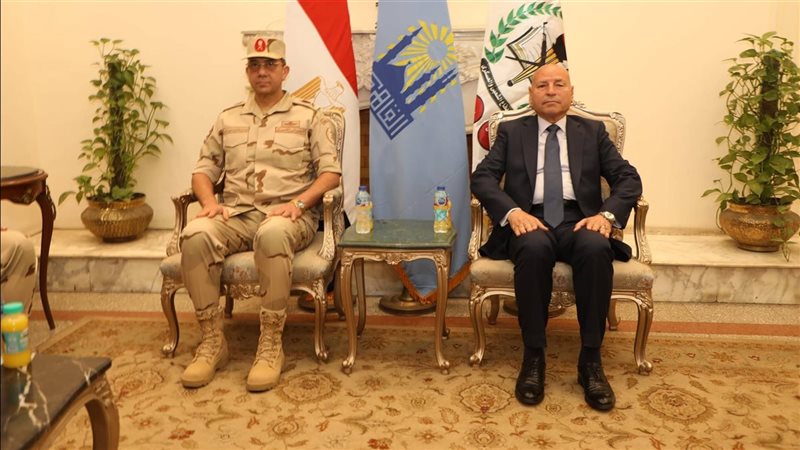 محافظ القاهرة وقائد