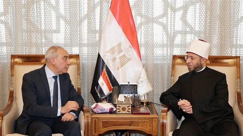 وزير الأوقاف يستقبل