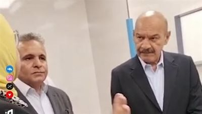 مش عاوز شكر والله.. رد إنساني من محافظ السويس على مريضة داخل المستشفى الجامعي