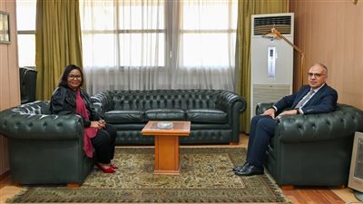 وزير الري يستقبل نظيرته الكونغولية لبحث مشروعات التعاون المشترك
