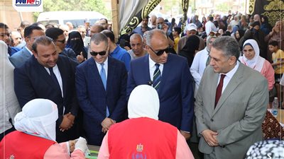 محافظ كفرالشيخ يتفقد القافلة الطبية المجانية بقرية شباس عمير