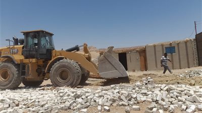 بتوجيهات محافظ قنا.. إزالة 14 حالة تعدٍ بمساحة 4410 أمتار بمركز قنا