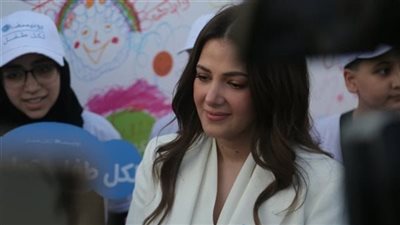 بكاء دنيا سمير غانم خلال حفل اليونيسف بعد حديث مؤثر عن والديها وابنتها كايلا