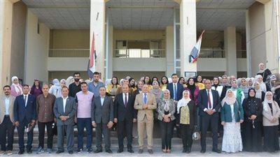 رئيس جامعة دمياط يشهد ختام الأنشطة الطلابية بكلية التربية