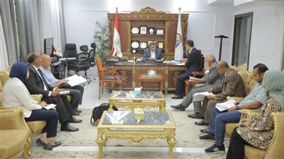 محافظ قنا يترأس مجلس إدارة المنطقة الحرة ويوافق من حيث المبدأ على مشروع صناعي 