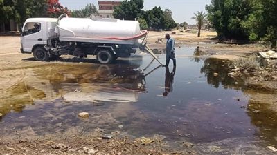 استجابة عاجلة بحي الجناين.. رفع مياه الصرف الزراعي وإعادة فتح شارع الضغط العالي