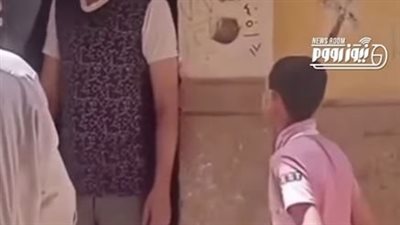 ماتت الإنسانية.. أب وأم يتخلصان من ابنهما البريء من أجل الحرية 