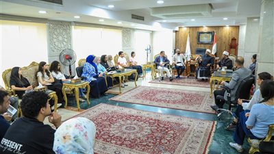 البحوث الإسلامية يستقبل وفدا من طلاب الجامعة الأمريكيّة لتعرف جهوده الدعوية