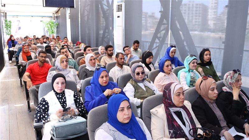 محافظ دمياط يشهد