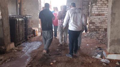 ضبط 13 طن جلود وأمعاء دواجن غير صالحة للاستهلاك داخل مزرعة بالشرقية