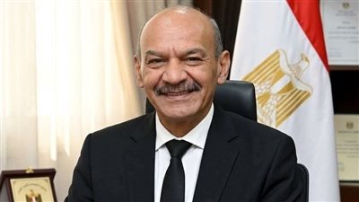 محافظ السويس يستجيب لمناشدة أسرة فتاة من ذوي الهمم ويوجه برعايتها الشاملة