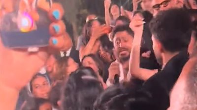 تامر حسني يحيي حفل زفاف نجل الفنان سيد رجب |فيديو 