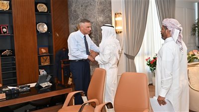 محافظ جنوب سيناء يستقبل وفد الاتحاد العربي والمصري للهجن