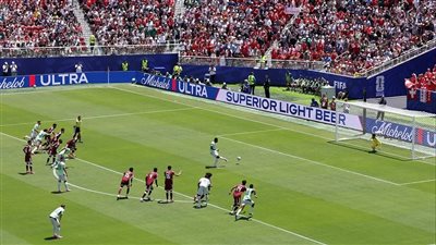 فيفا يبرر الجدل التحكيمي في مباراة قطر وسويسرا: عطل فني أخفى لقطات التسلل