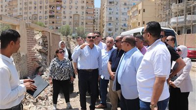 محافظ السويس يدشن مشروع تطوير وتوسعة مسجد الشهداء التاريخي 