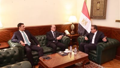 وزير الصحة يبحث مع وزيري الاستثمار والصناعة آليات خفض الإصابة بمرض السكر