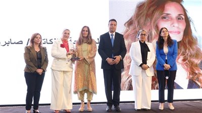 اللجنة الوطنية للقضاء على ختان الإناث تكرم المخرجة صابرين الحسامي