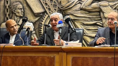 من نقابة الصحفيين.. زاهي حواس يستعرض جهود استرداد الآثار المهربة