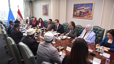 وزير الصحة يبحث مع نظيره الصومالي تعزيز التعاون الثنائي وتبادل الخبرات