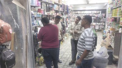 حملات تفتيشية مكثفة على محال حي الجناين بالسويس    