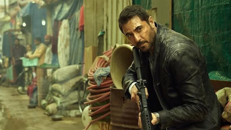 أحمد عز في فيلم 7Dogs