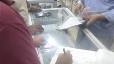لليوم الثالث.. حي الأربعين بالسويس يواصل حملاته الدورية على المحال التجارية