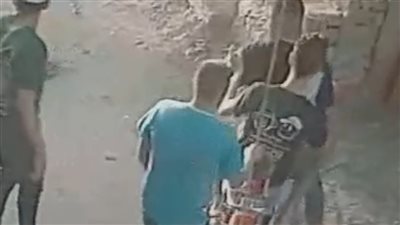 تفريغ كاميرات المراقبة يرصد المتهمين بالشروع فى قتل تاجر فواكه بالشرقية لسرقته