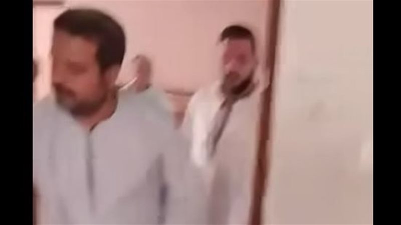 حبس طالب داخل مدرسة