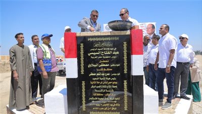 محافظ قنا ورئيس تنمية الصعيد يضعان حجر الأساس للمرحلة الثانية من شتلات القصب