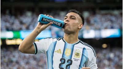  الـ “كولينج بريك يثير الجدل في كأس العالم.. جنة المدربين واحتجاجات للاعبين