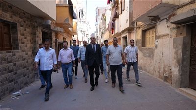 محافظ أسيوط يفاجئ مخابز شرق وغرب المدينة.. وتحرير 3 محاضر  
