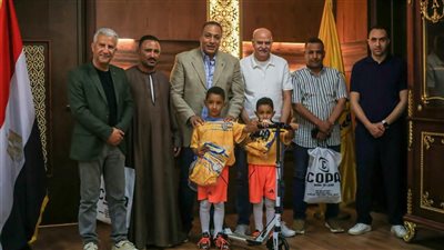 بعد تبرعهما بمدخراتهما للنادي.. الإسماعيلي يكرم طفلين من عشاق الدراويش