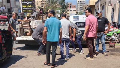 رفع الإشغالات ومصادرة المضبوطات من أمام مستشفي شبين الكوم بالمنوفية