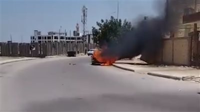 شقا عمره ضاع قدام عينيه.. احتراق سيارة تاكسي بشارع مستشفى السادات بالمنوفية