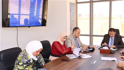محافظ دمياط يرأس اجتماعا لمناقشة ملفات العمل وآليات إدارة الأزمات 