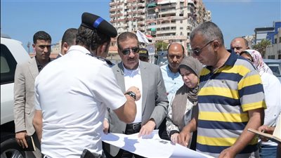 جولة ميدانية لمحافظ بورسعيد لمتابعة أعمال تطوير الطرق بحي المناخ