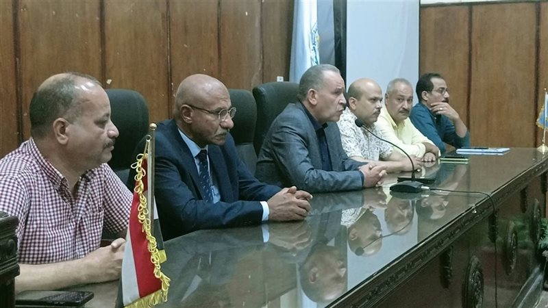خلال الاجتماع 