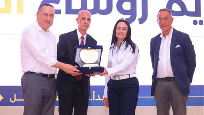 قنصوة ومايا مرسي يكرّمان رئيس جامعة بني سويف لدعمها جهود وزارة التضامن