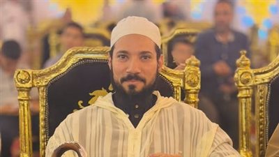  الداعية عبد الله رشدي يدعو لصلاة الفجر قبل متابعة مباراة مصر ونيوزيلندا 
