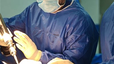مستشفى روض الفرج العام ينجح في إنقاذ مريض من مضاعفات كسر مفتت بالساق إثر حادث 
