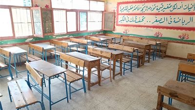 5187 طالبا يؤدون امتحانات الثانوية العامة داخل 256 لجنة فرعية بالسويس