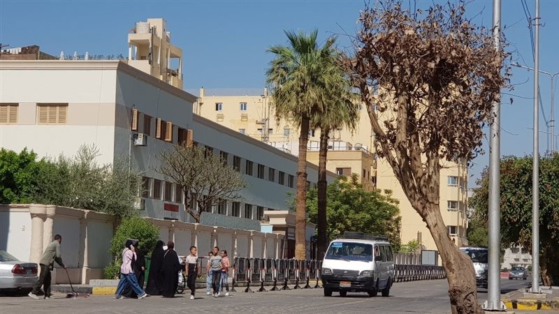من امام أحد لجان