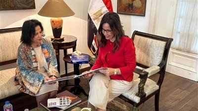 وزيرة الثقافة تستقبل الشيخة مي آل خليفة لبحث التعاون الثقافي