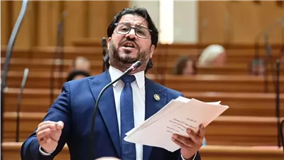 البرلسي: الحكومة ترى دعم الفقراء بعين صقر ودعم الأغنياء بعين كفيف