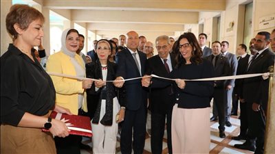 محافظ القاهرة يفتتح  معرض «الهوية.. وأنا» ويشيد بإبراز التراث المصري