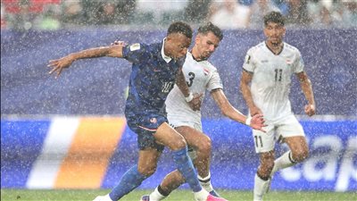 استئناف مباراة فرنسا والعراق في كأس العالم بعد كارثة العاصفة الرعدية