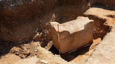 بعد 1500 عام تحت الأرض.. العثور على تابوت روماني مغلق لم تمسه يد بشر