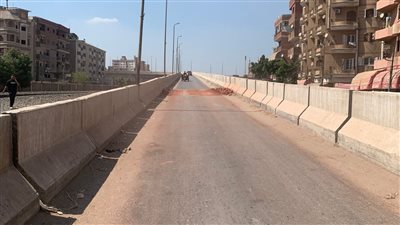 تعطل المرور بمدخل بنها القبلى بسبب انقلاب مقطورة طوب
