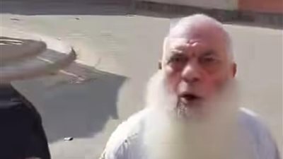إمام مسجد يثير الجدل بعد مشادة مع شاب بسبب الكلاب الضاله